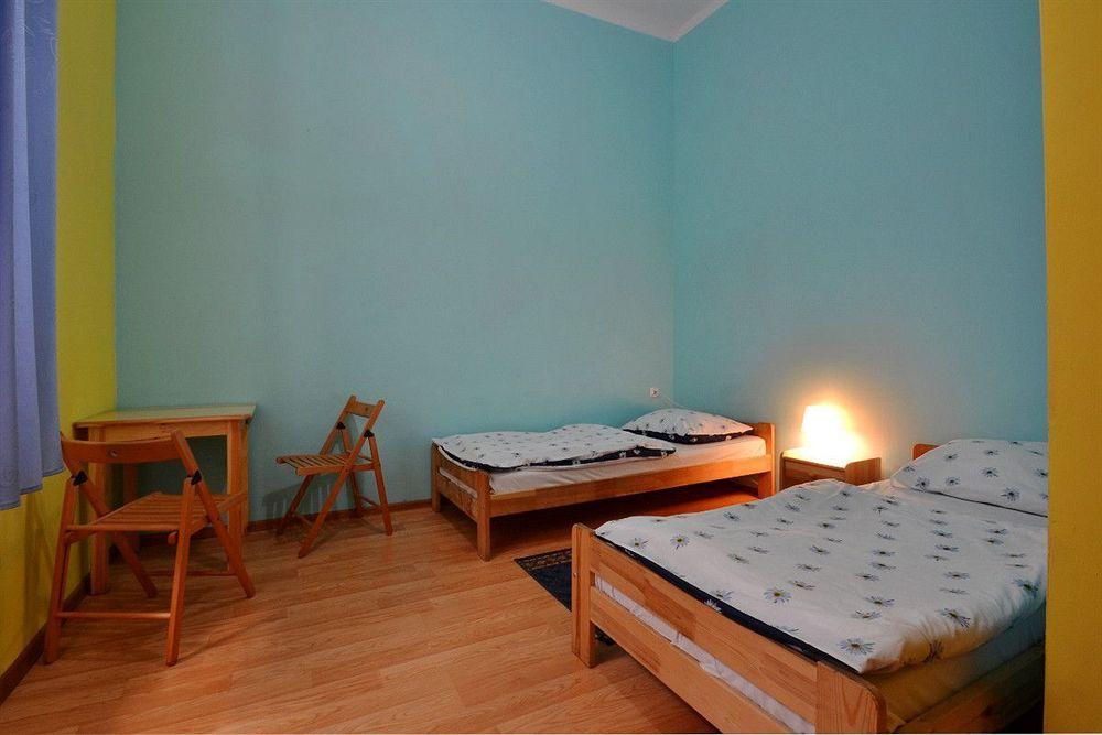 Апартаменти Old Town Luxe Retreat - King Bed - Steps To Main Square Краків Екстер'єр фото