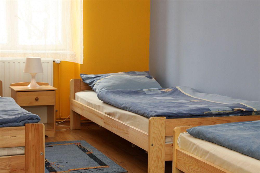 Апартаменти Old Town Luxe Retreat - King Bed - Steps To Main Square Краків Екстер'єр фото