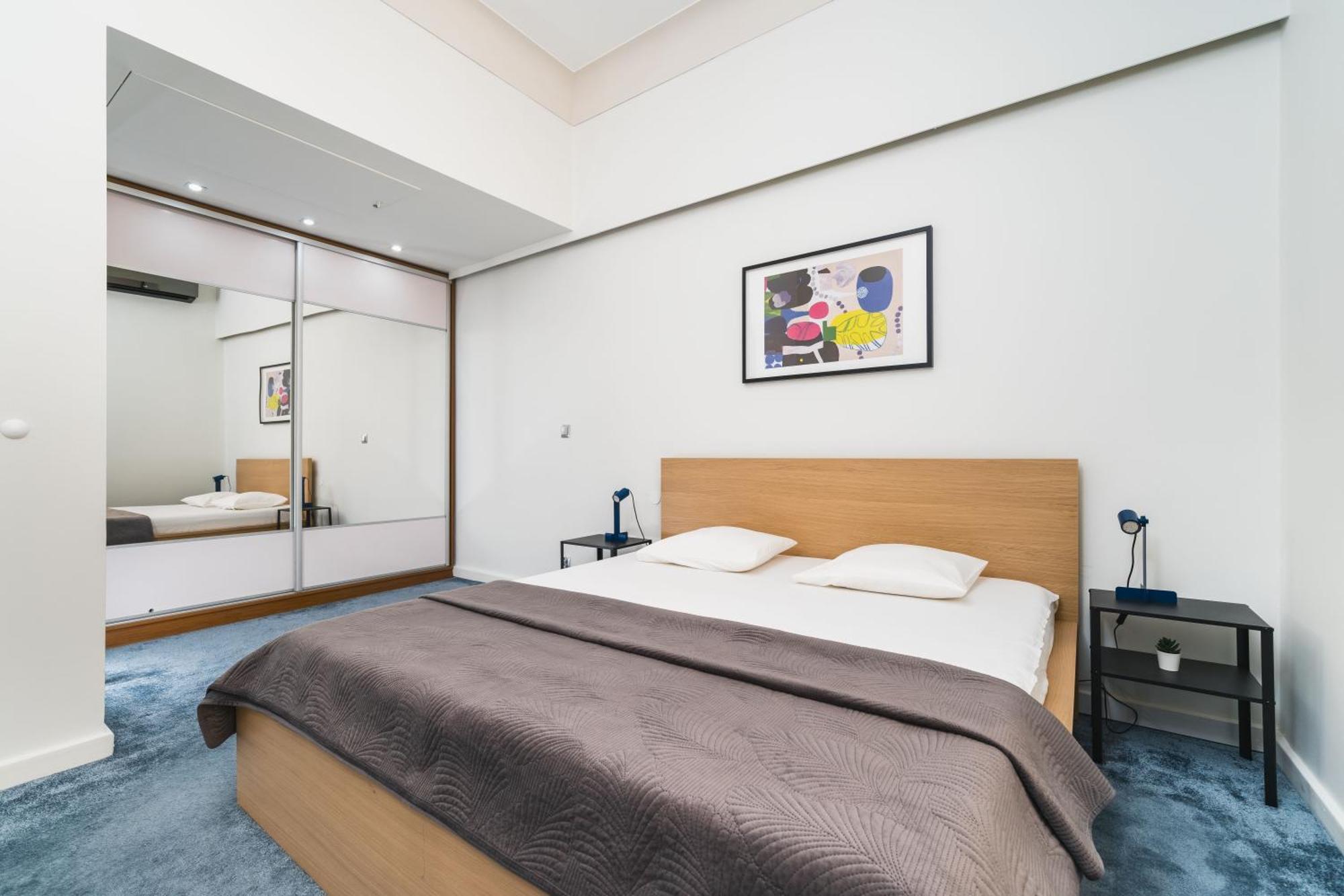Апартаменти Old Town Luxe Retreat - King Bed - Steps To Main Square Краків Екстер'єр фото