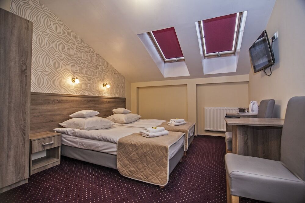 Апартаменти Old Town Luxe Retreat - King Bed - Steps To Main Square Краків Екстер'єр фото