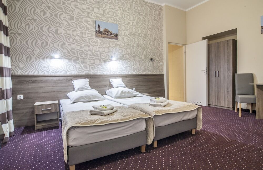 Апартаменти Old Town Luxe Retreat - King Bed - Steps To Main Square Краків Екстер'єр фото